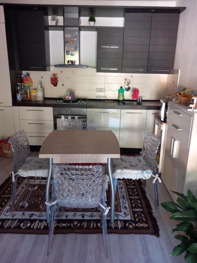 Andres' Apartment Специя Екстериор снимка