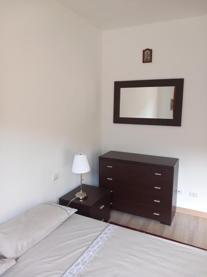 Andres' Apartment Специя Екстериор снимка
